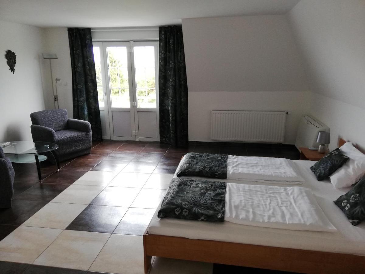 Villa Pelso Balatongyörök Eksteriør billede